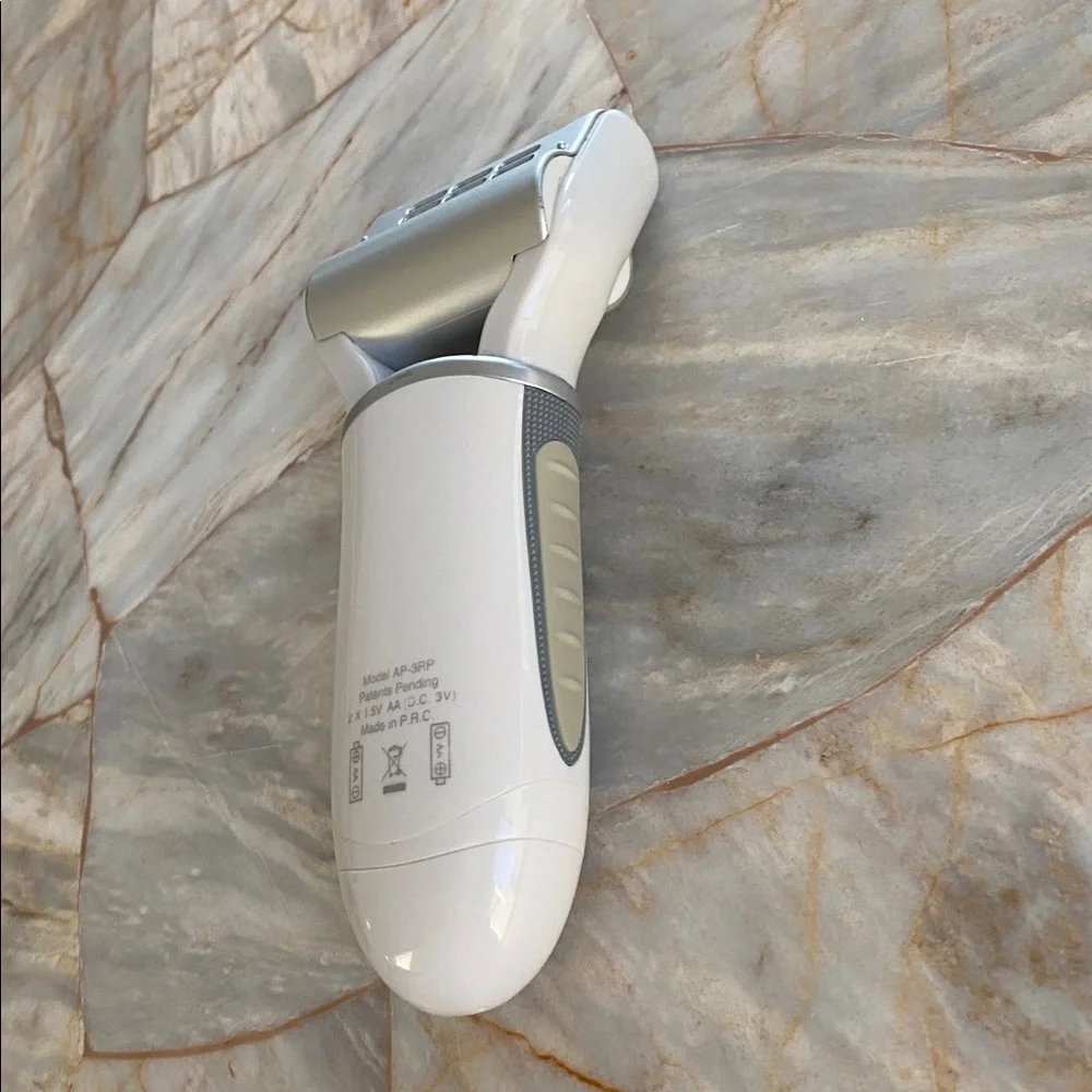 Micro-Pedi White‎ and Silver Callus Remover